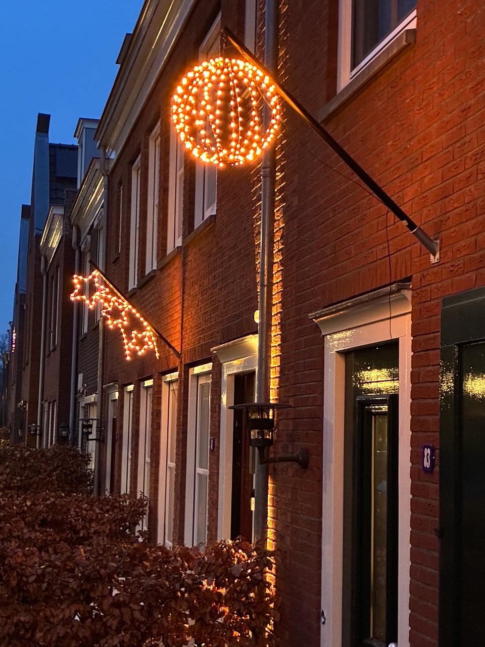 Sneeuwvlok Twinkle Pole bij een avondlucht